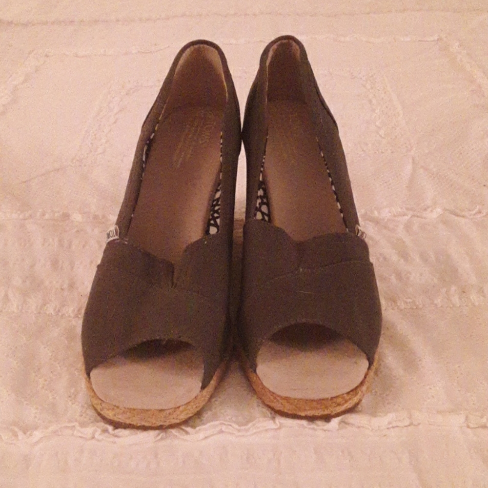 Tom's Brown open-toe wedges